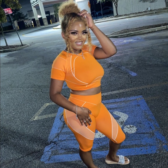 2 piece orange set size 6/medium - Picture 3 of 3